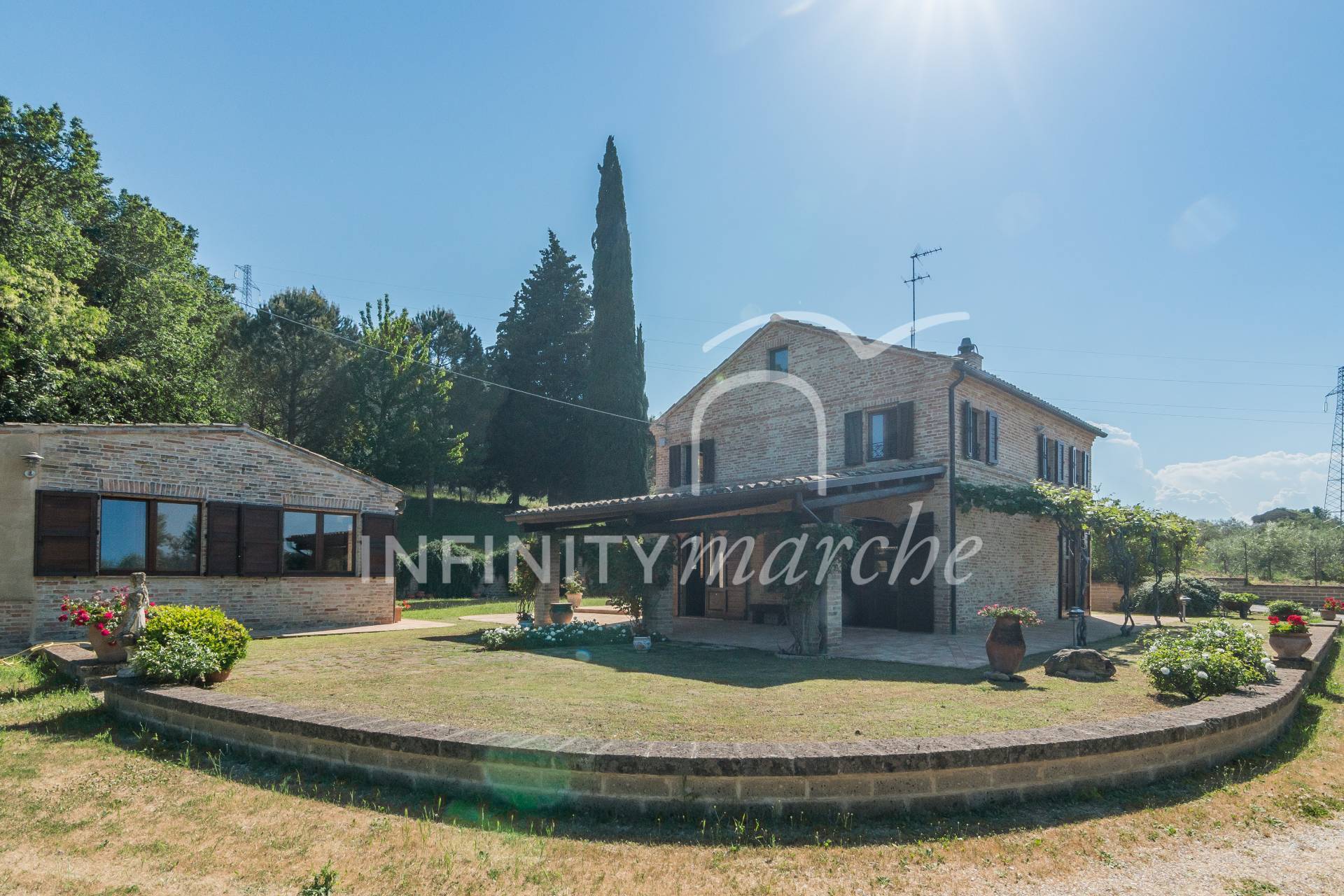 Country House in Montecosaro (Macerata)