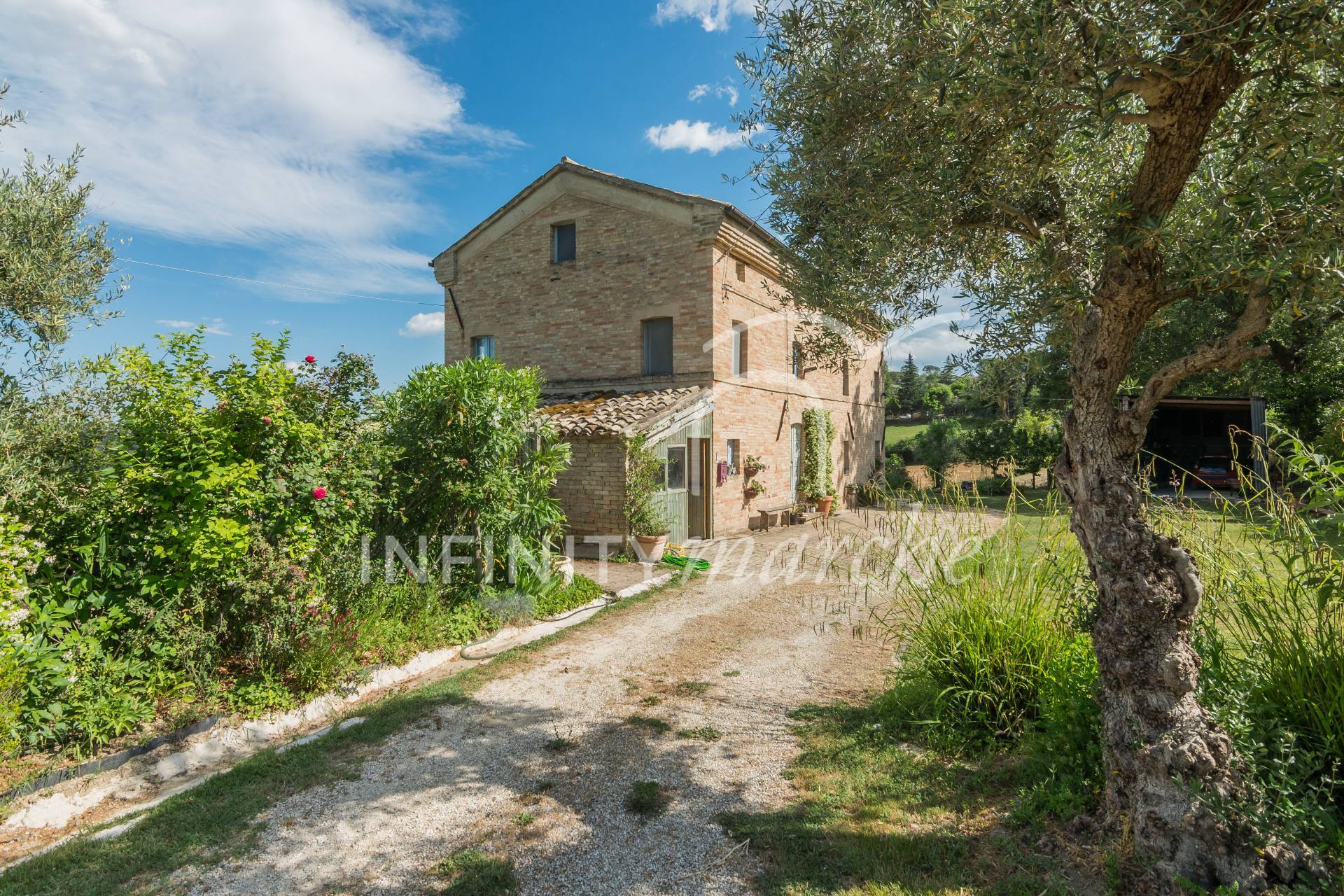 Casale a Mogliano (Macerata)