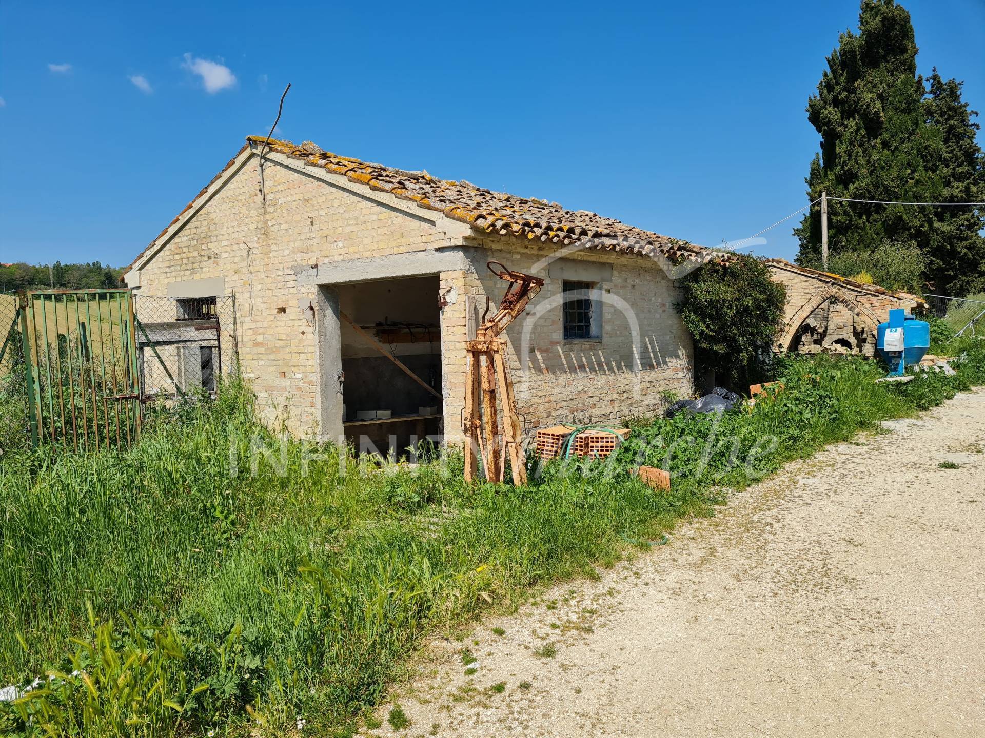Casale a Macerata (Macerata)