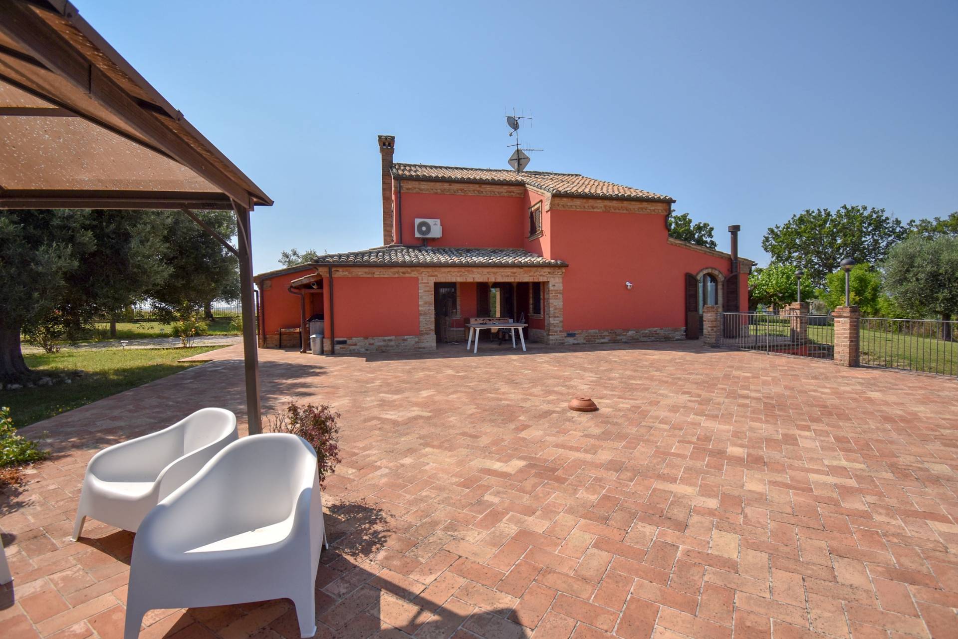Country House in Morrovalle (Macerata)
