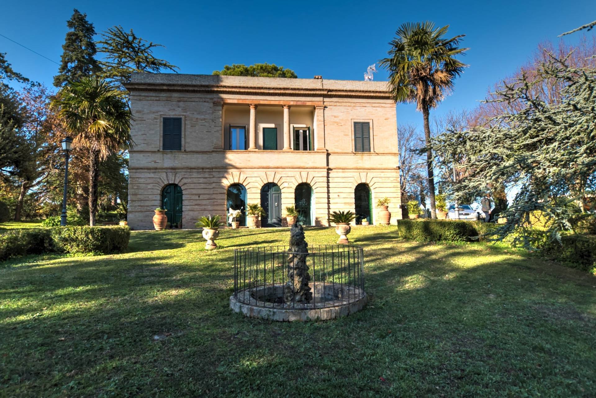 Villa a Recanati (Macerata)