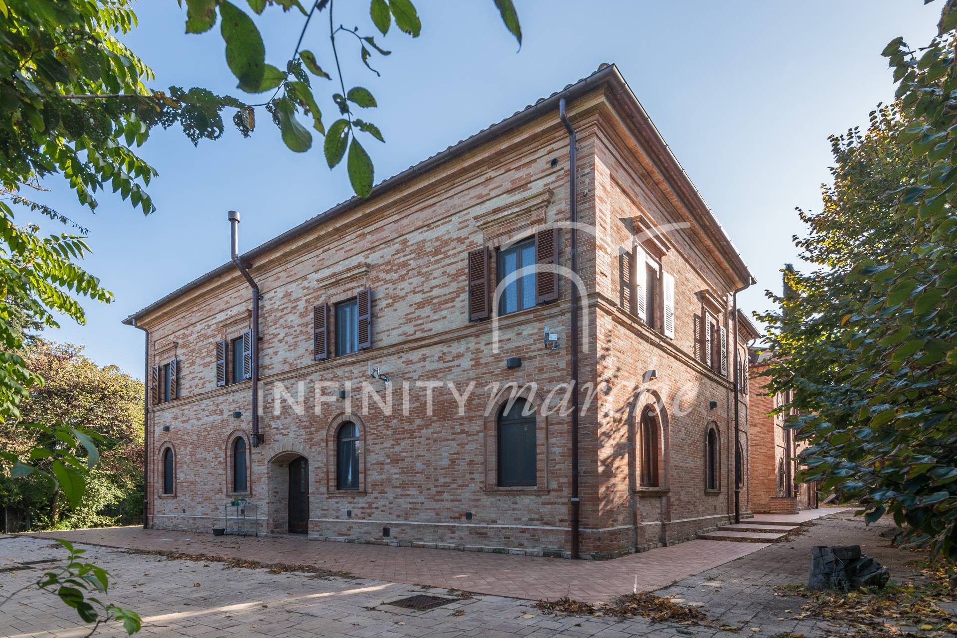 Villa a Tolentino (Macerata)