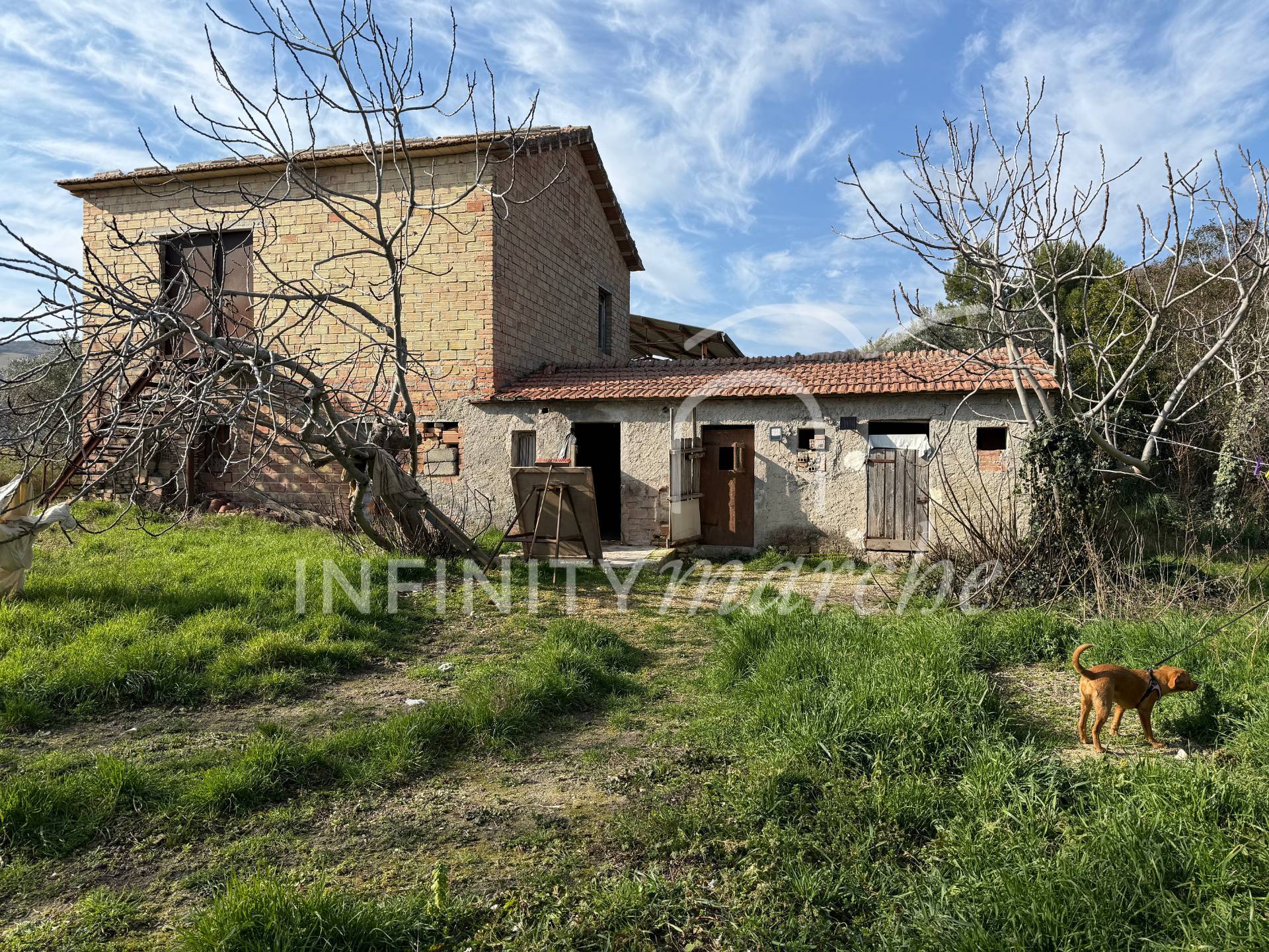 Casale a San Severino Marche (Macerata)