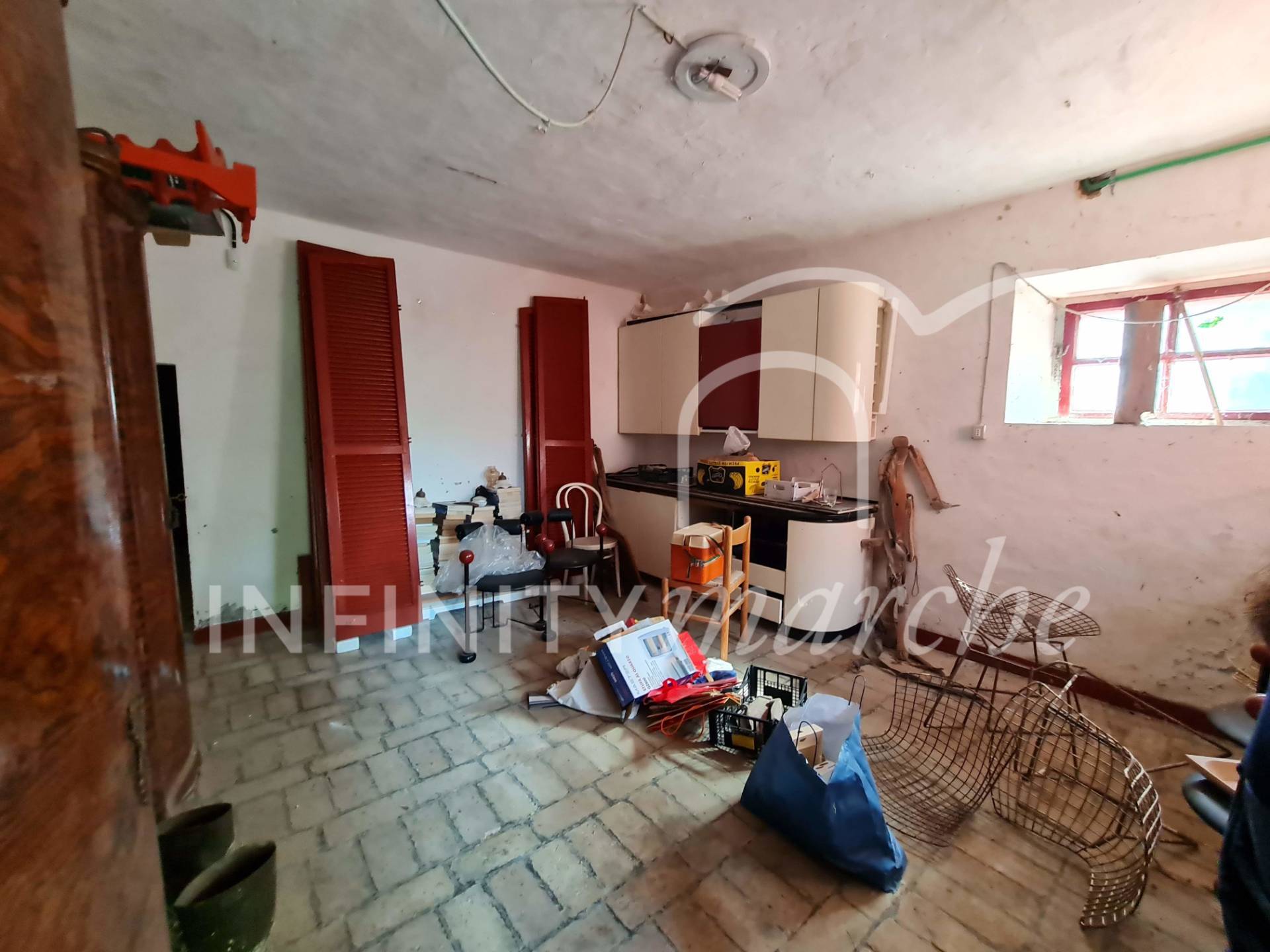 Casale a Monte San Giusto (Macerata)