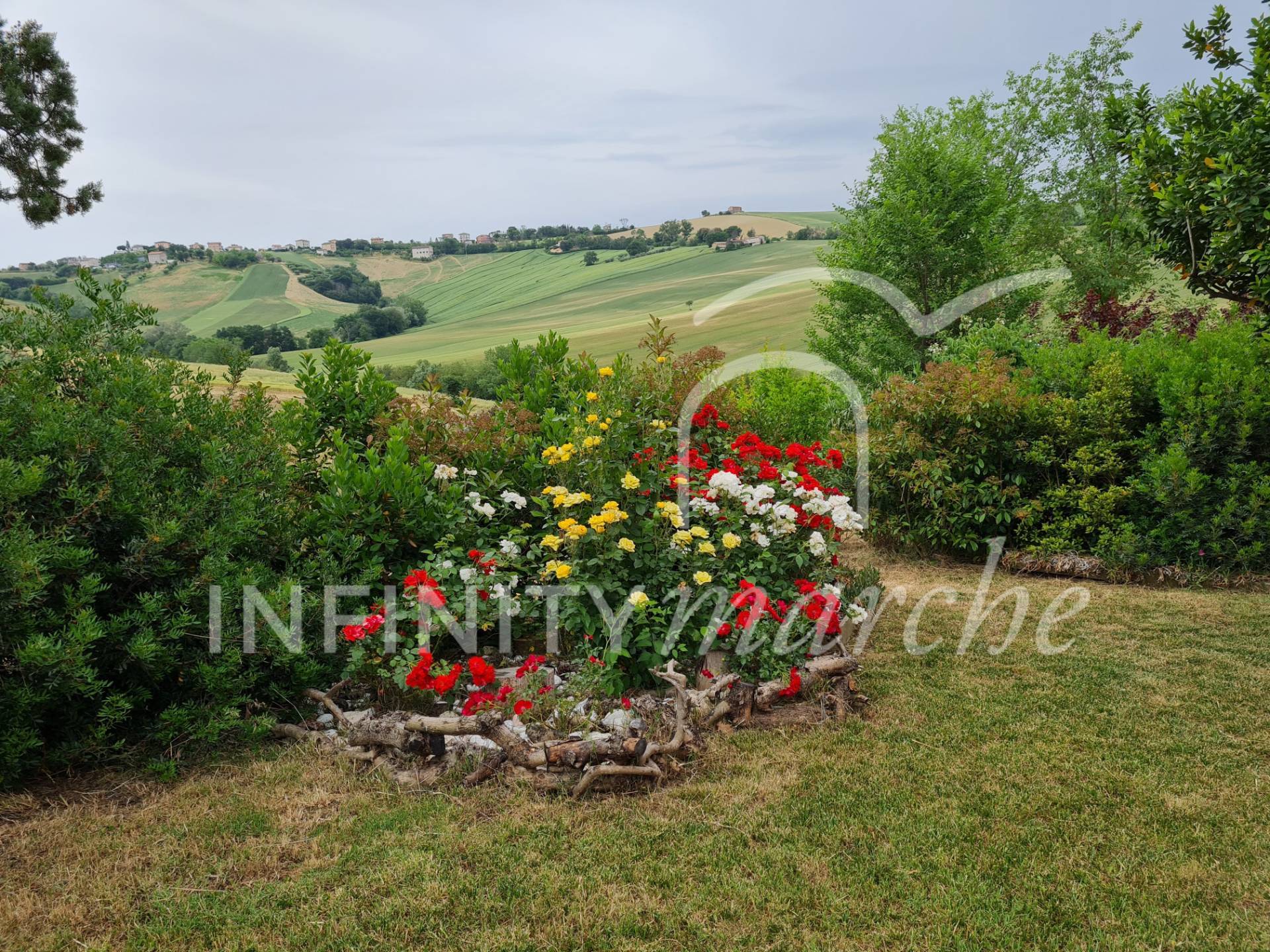 Casale a Monte San Giusto (Macerata)