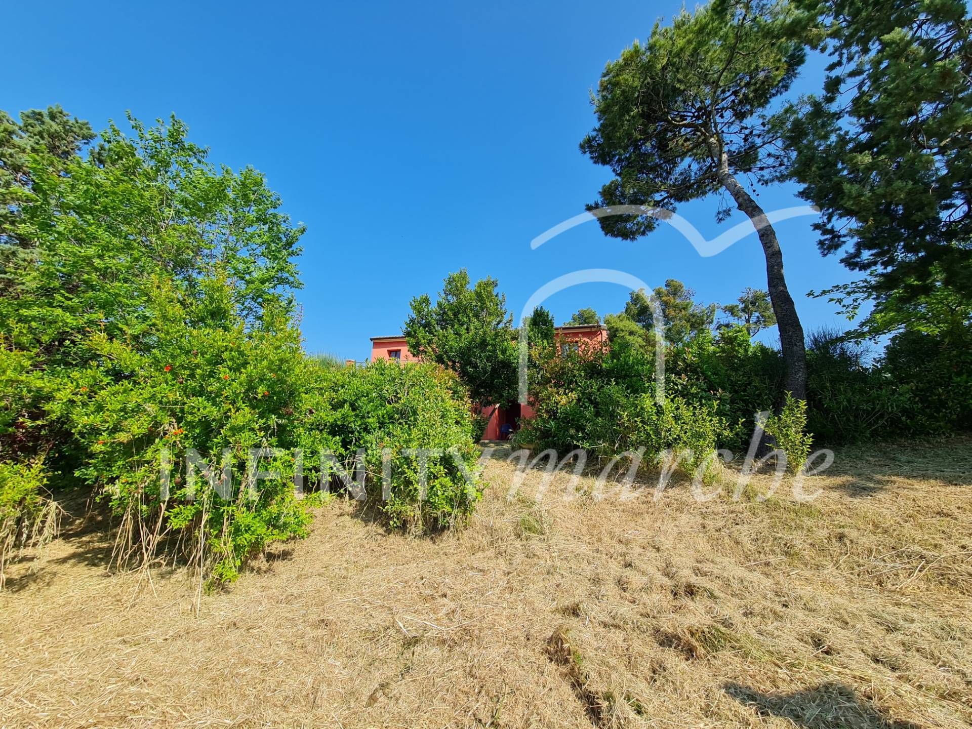 Casale a Monte San Giusto (Macerata)