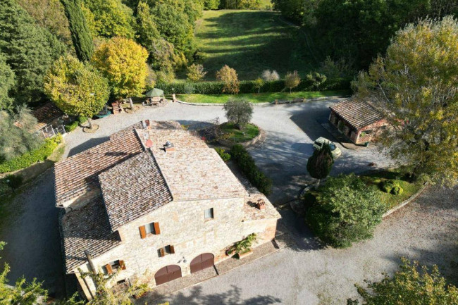 Rustico in vendita a Cetona (SI)