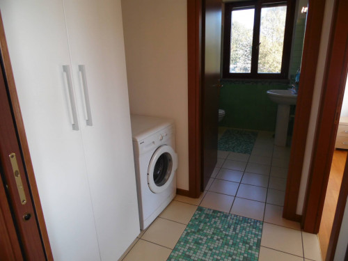 2 Locali in affitto a Segrate