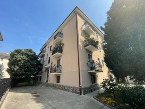 2 Locali in affitto a Segrate