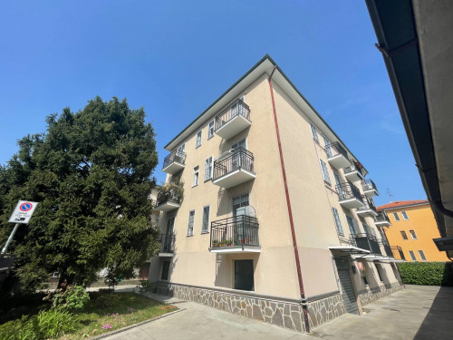 2 Locali in affitto a Segrate