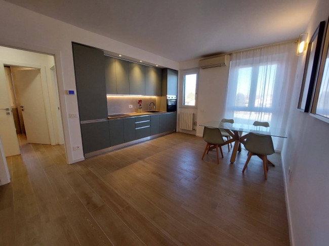 3 Locali in affitto a Monza