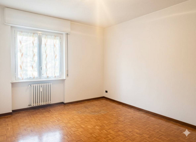 4 Locali in vendita a Segrate