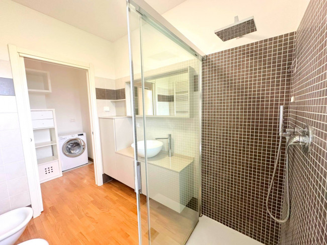 2 Locali in affitto a Segrate
