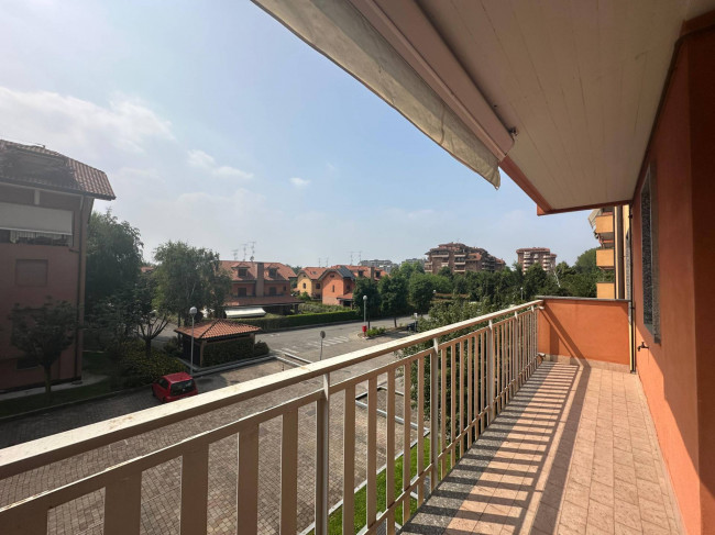 2 Locali in affitto a Segrate