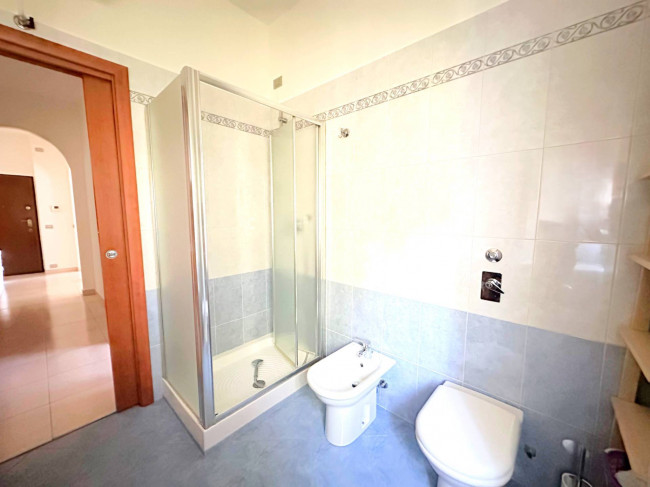 2 Locali in affitto a Segrate