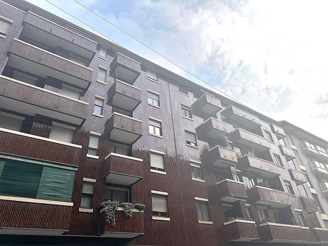 4 Locali in vendita a Milano