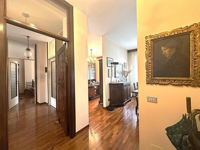 4 Locali in vendita a Milano