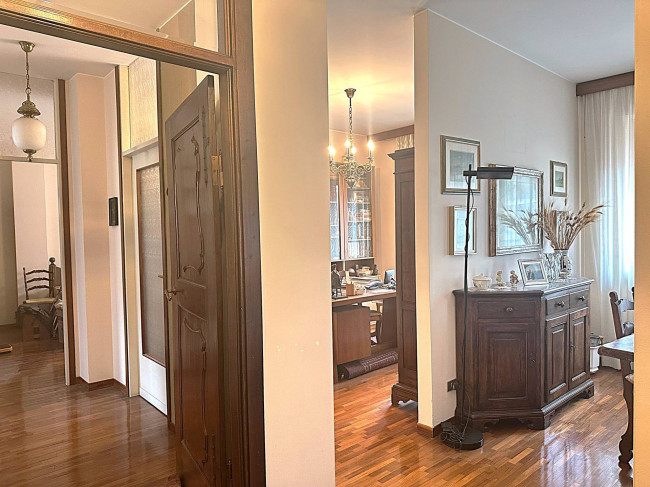 4 Locali in vendita a Milano