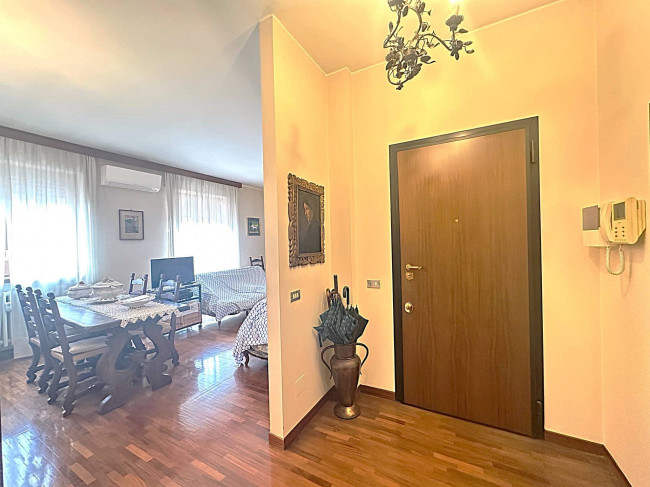 4 Locali in vendita a Milano