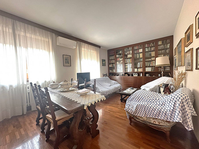 4 Locali in vendita a Milano