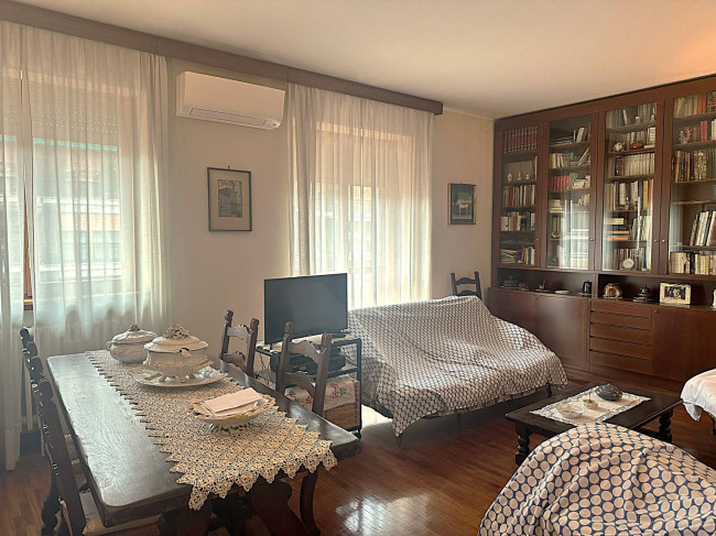 4 Locali in vendita a Milano