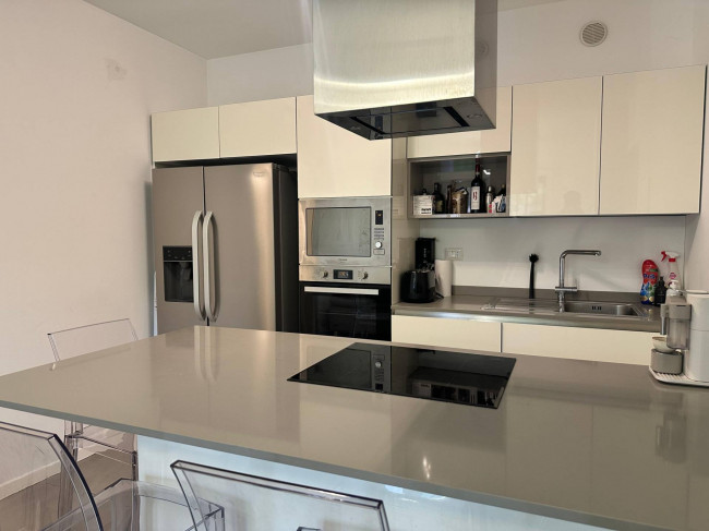 2 Locali in vendita a Segrate