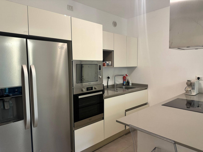 2 Locali in vendita a Segrate