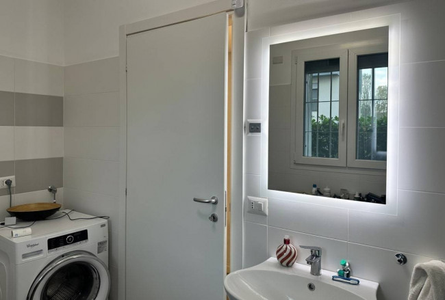 2 Locali in vendita a Segrate