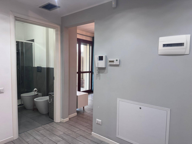 2 Locali in affitto a Segrate