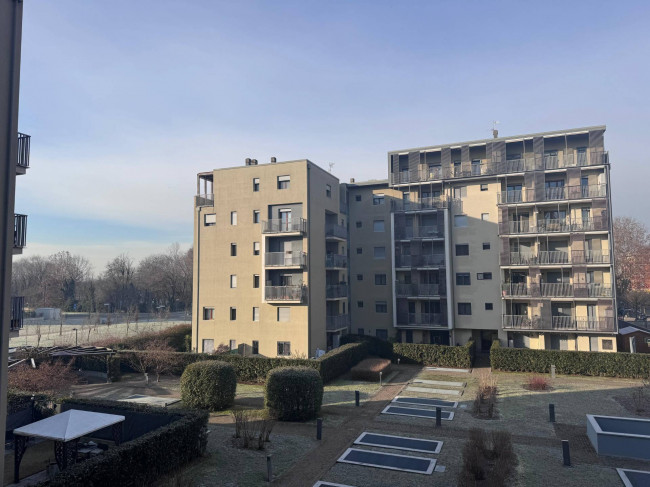 2 Locali in affitto a Segrate