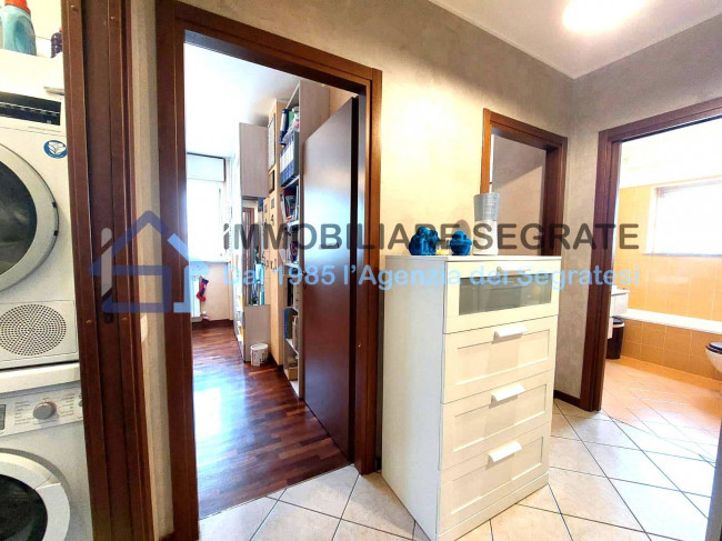 3 Locali in vendita a Segrate