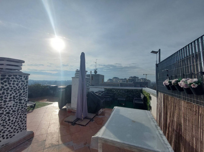 3 Locali in vendita a Segrate