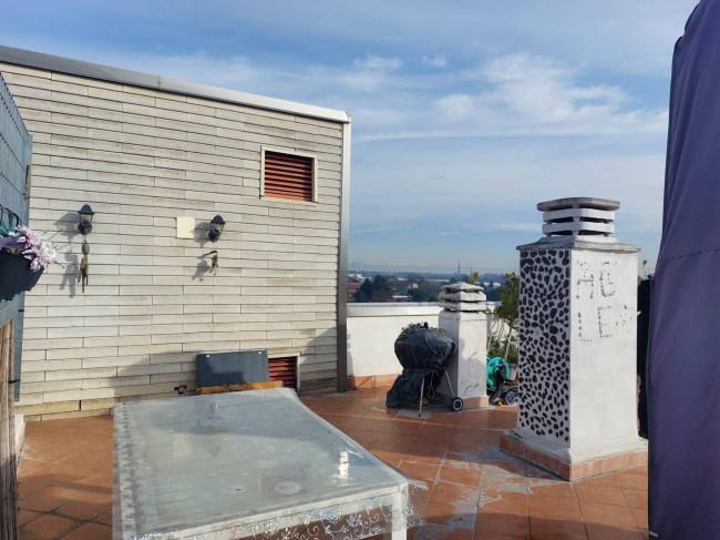 3 Locali in vendita a Segrate