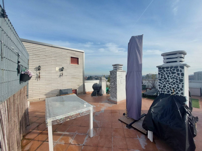 3 Locali in vendita a Segrate