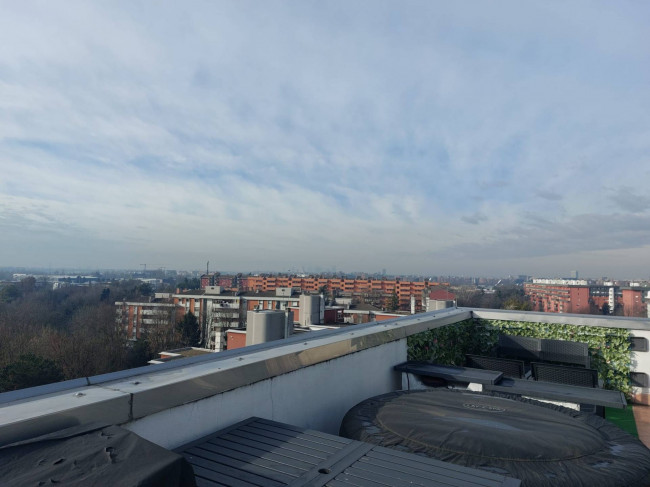 3 Locali in vendita a Segrate