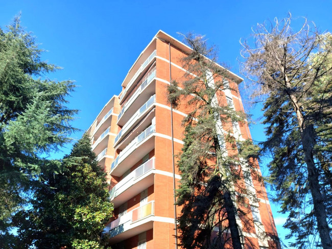 3 Locali in vendita a Segrate