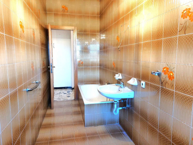 3 Locali in vendita a Segrate