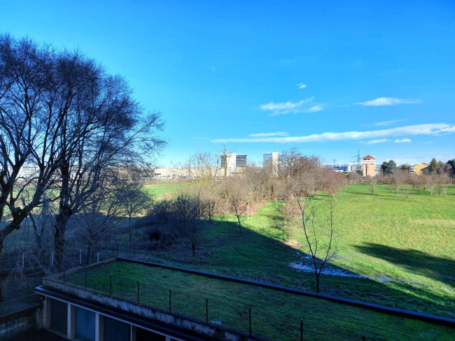 3 Locali in vendita a Segrate