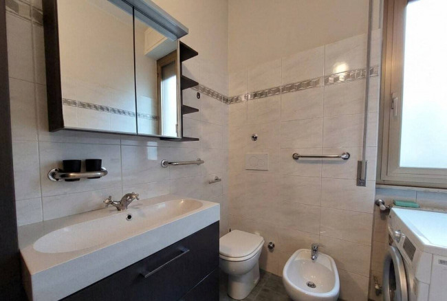 2 Locali in vendita a Segrate