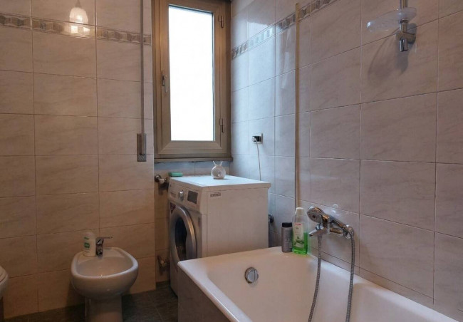 2 Locali in vendita a Segrate