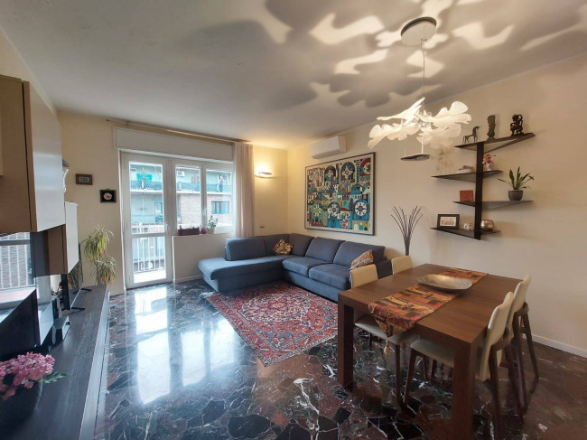 3 Locali in vendita a Milano