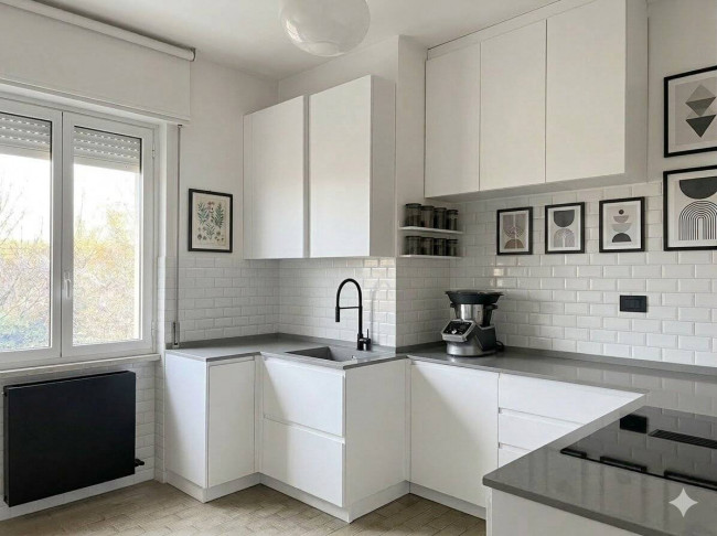 4 Locali in vendita a Segrate