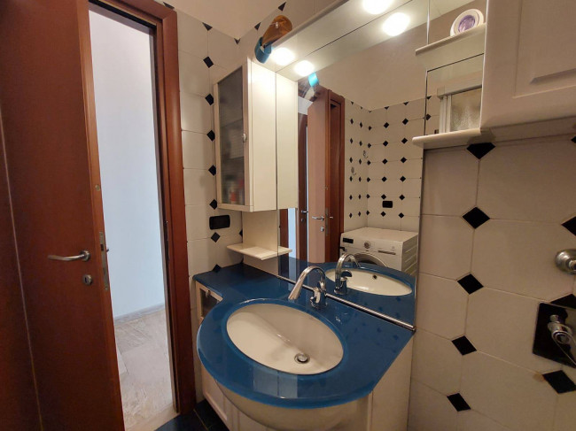 3 Locali in vendita a Segrate