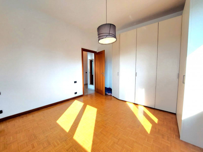 3 Locali in vendita a Segrate