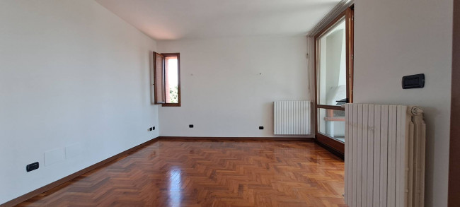 3 Locali in vendita a Segrate
