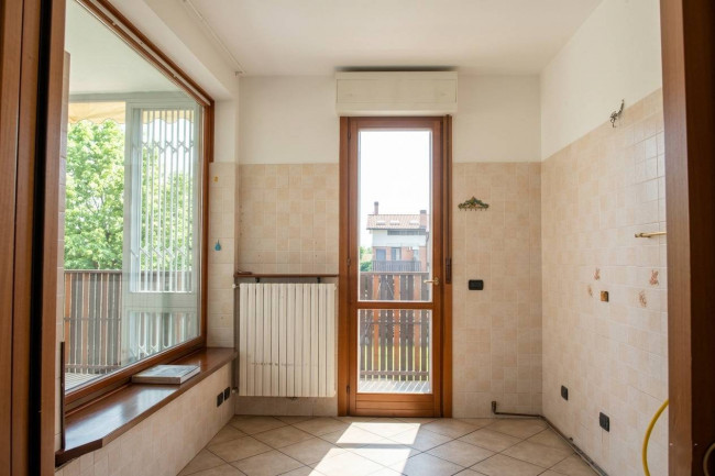 3 Locali in vendita a Segrate