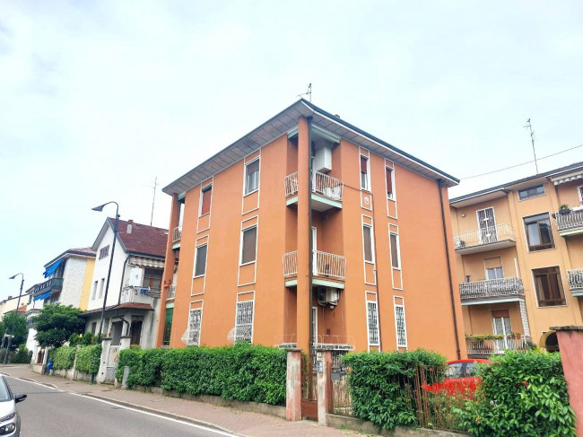 2 Locali in vendita a Segrate
