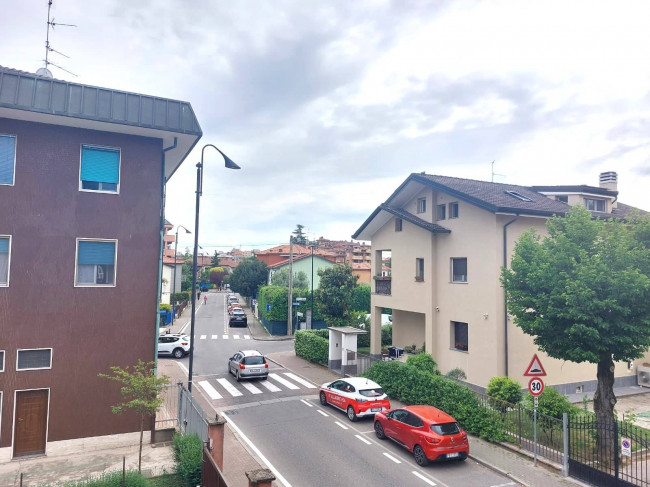 2 Locali in vendita a Segrate