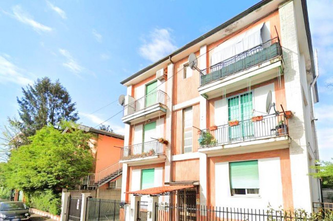 2 Locali in vendita a Segrate