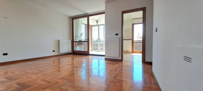 3 Locali in vendita a Segrate